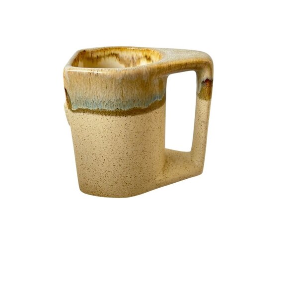 4 Padilla Pottery Stacking Coffee Mugs Stone Color  With Sea Shell Design Signed - Picture 4 of 5